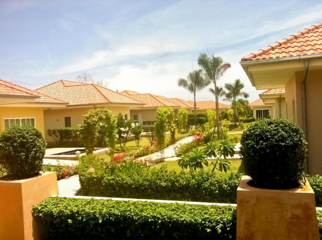 Garden Hills Villa Resort Cha-Am Exterior photo